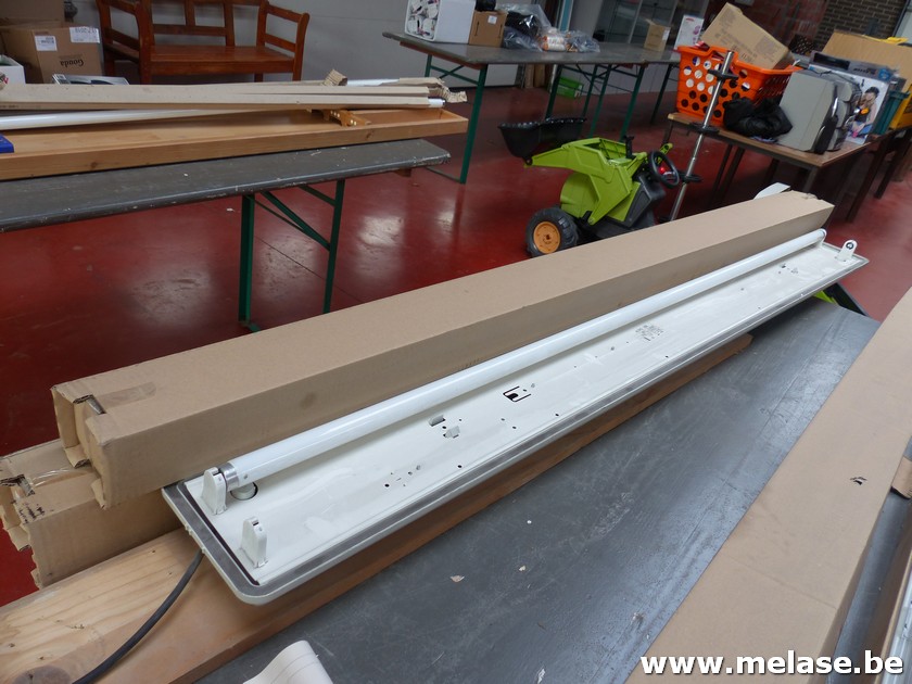 TL lampen met armatuur