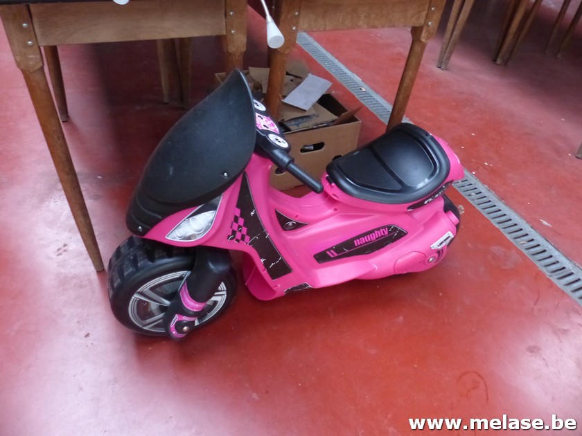 Speelgoedscooter "Naugthy"