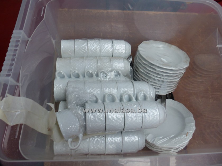 Divers servies en bestek