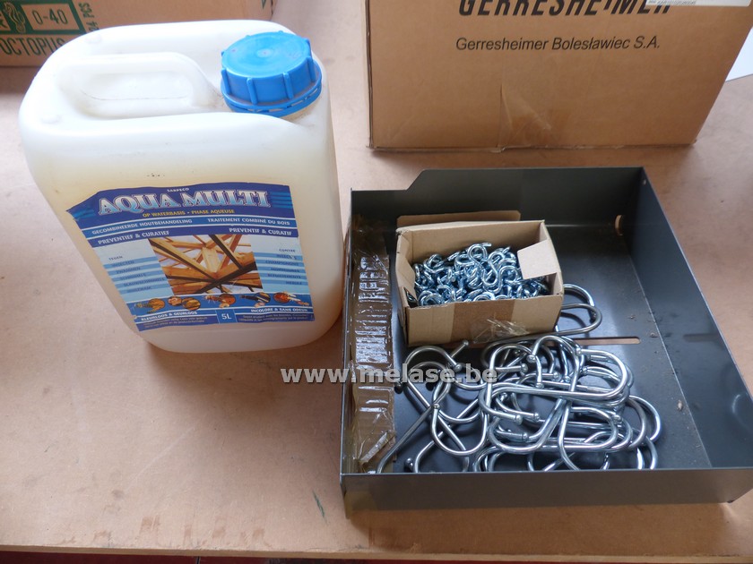 Houtwormbestrijder en S-haken