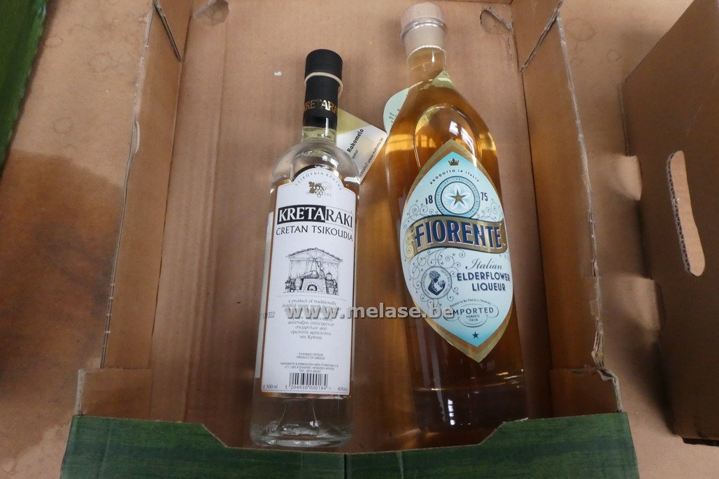 Fles "Kreta Raki"+ fles "Fiorente Likeur"