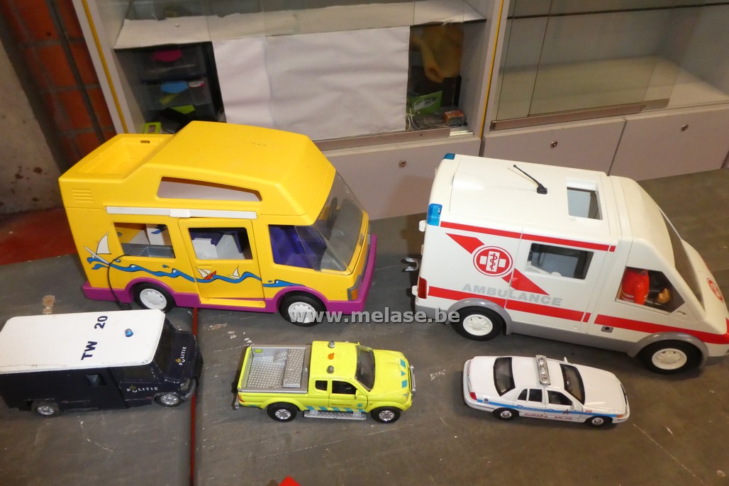 Miniatuurauto's "Ambulance en Politie"