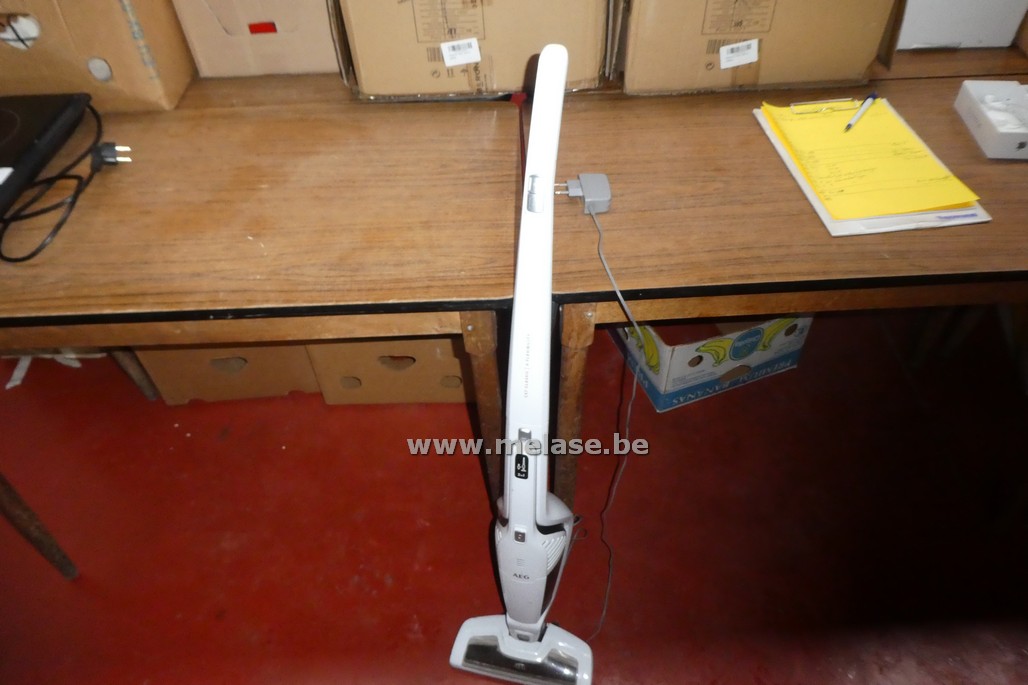 Steelstofzuiger "AEG"