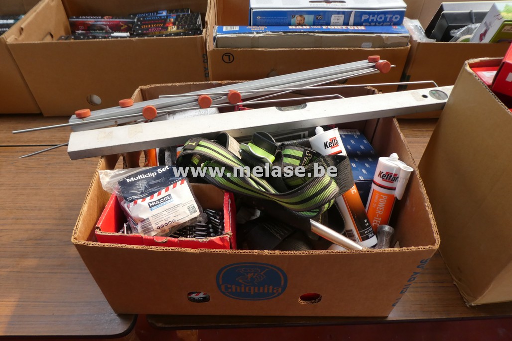 Doos divers gereedschap