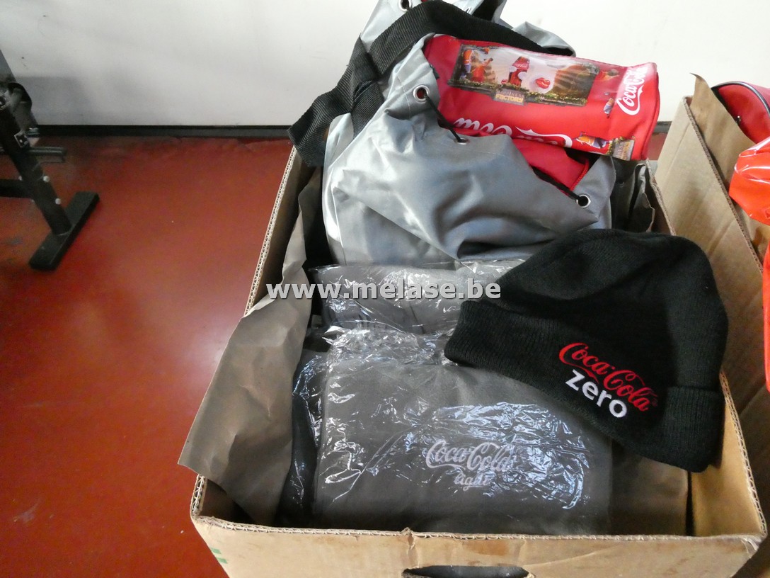 Doos diverse Coca-Cola gadgets