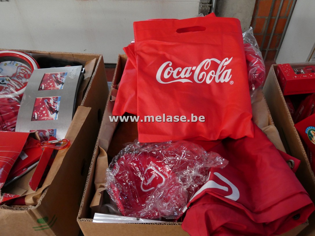Doos diverse Coca-Cola gadgets