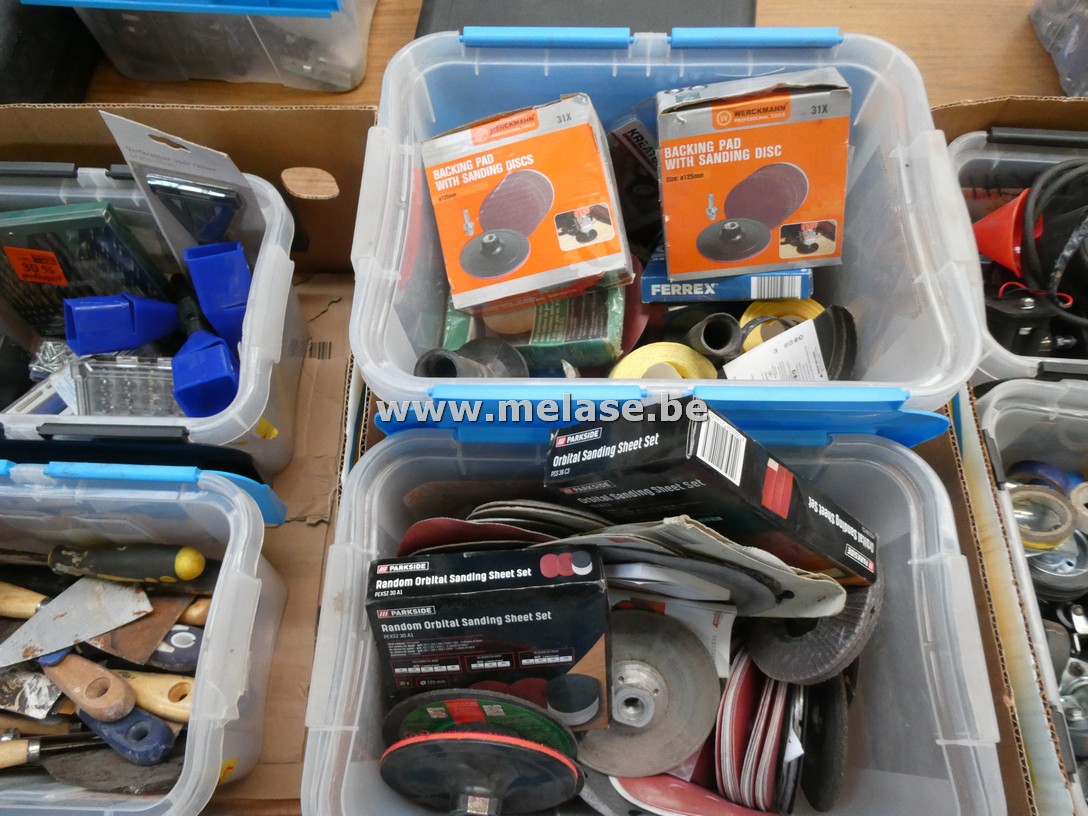 Doos divers gereedschap