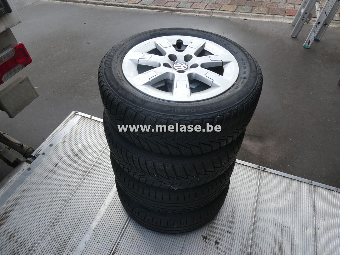 Autobanden op velg "VW"