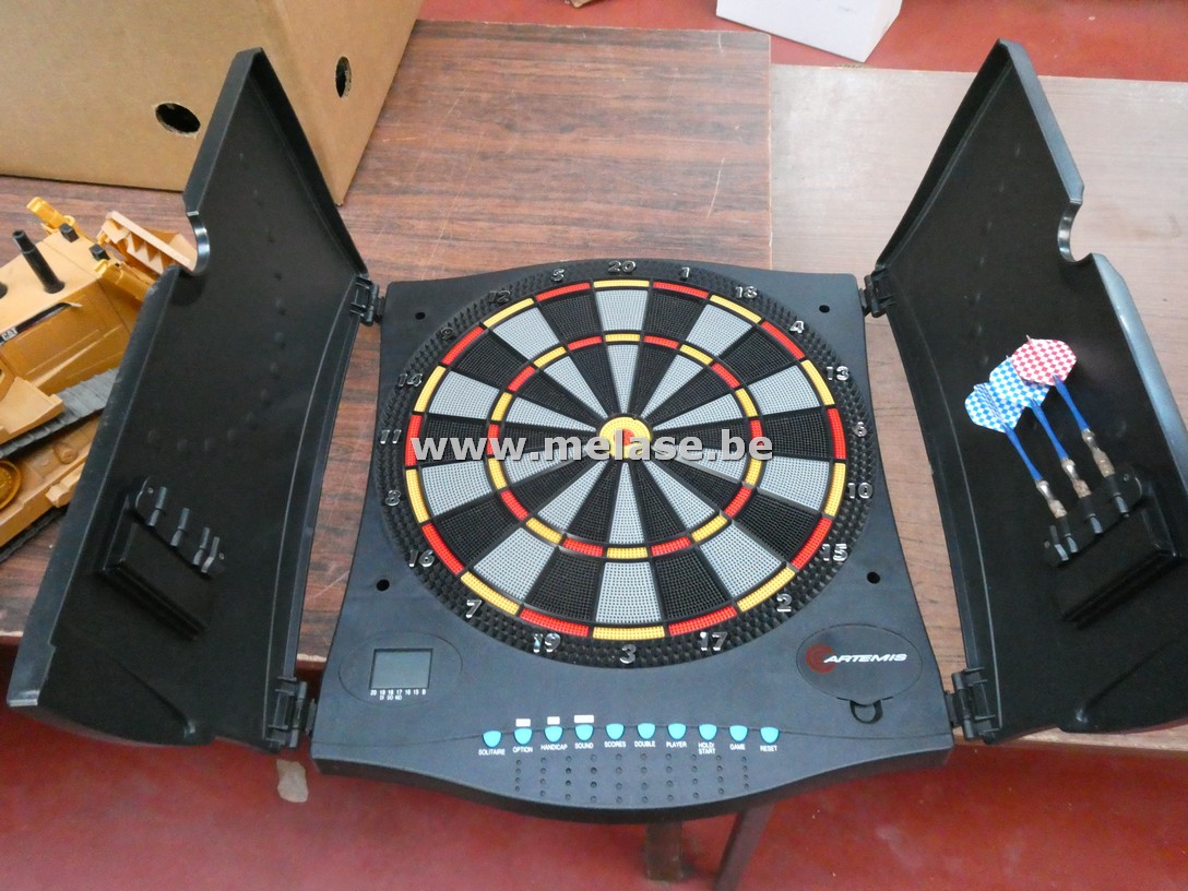 Dartsbord + bulldozer "Brüder"