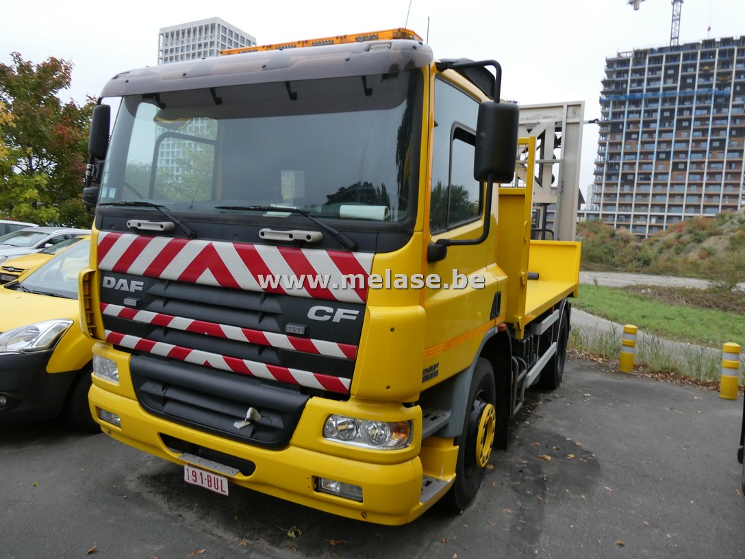 Vrachtwagen "DAF CF75" met botsabsorbeerder
