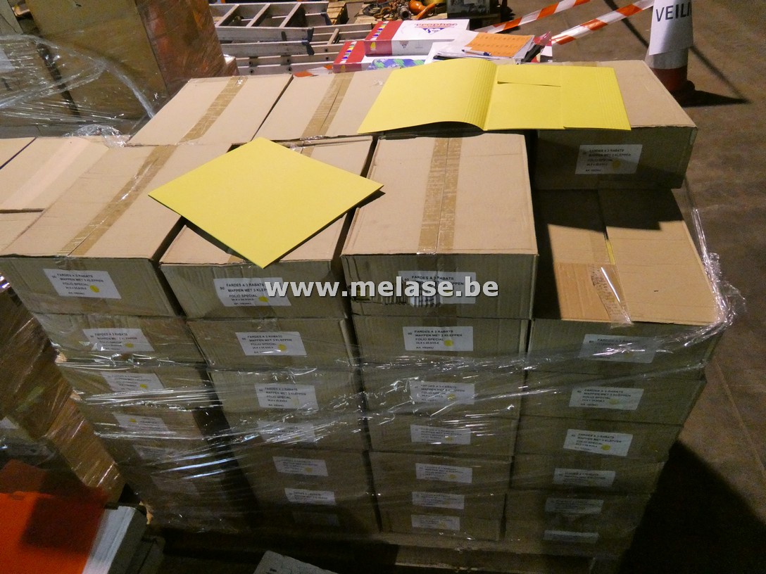 Pallet gele dossiermappen met 3 kleppen