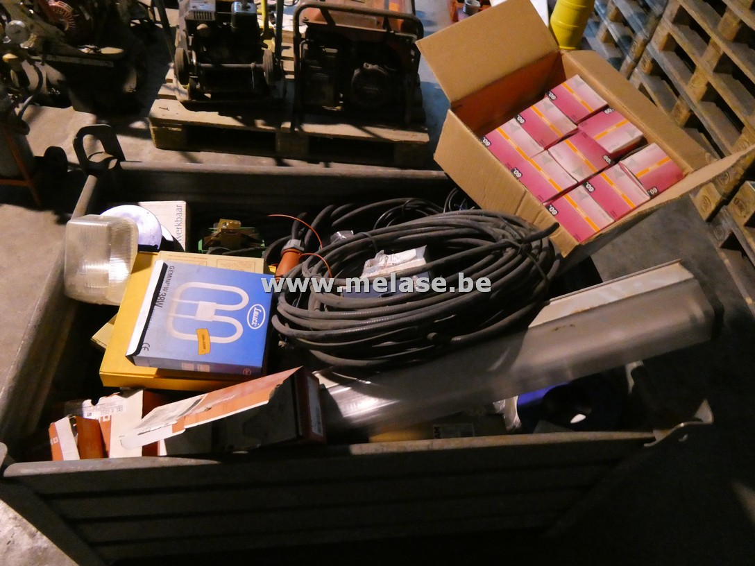 Partij verlichting en elektriciteitsvaria