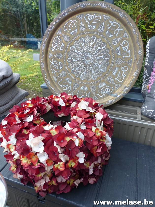 Schotel + 2 bloemenkransen