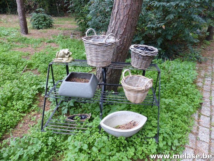 Metalen plantenrekje