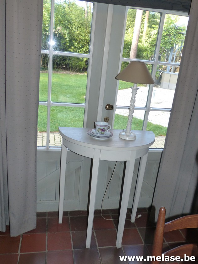 Wandtafeltje + inhoud