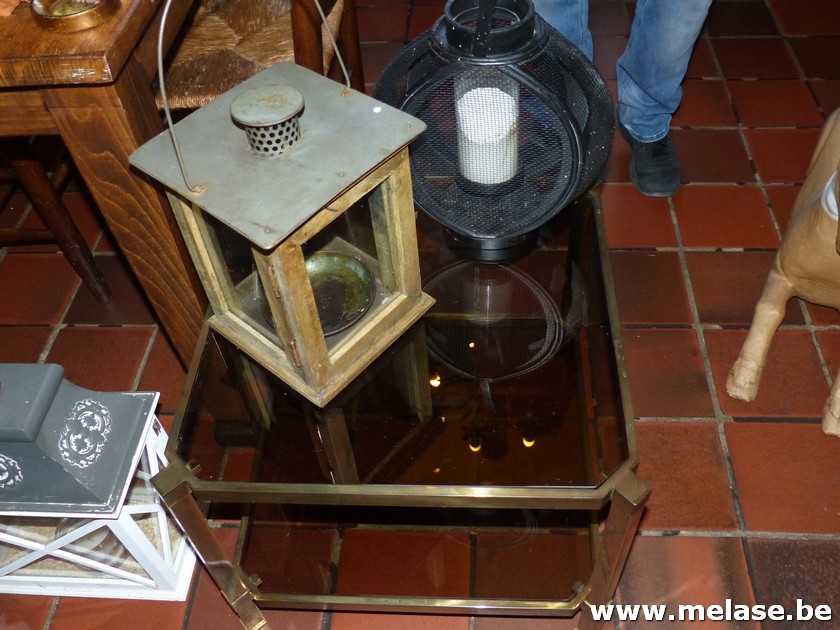 Bijzettafel + 2 windlichten