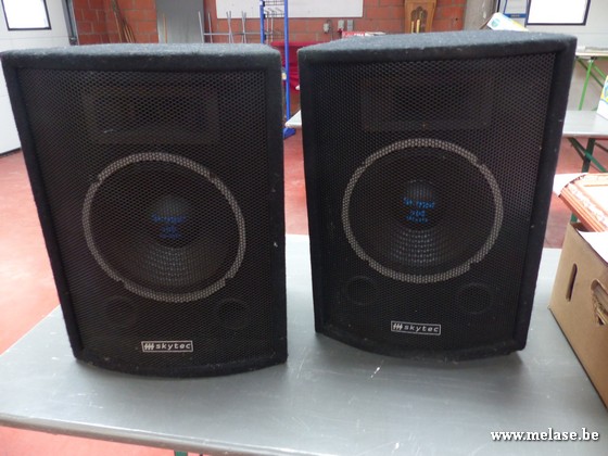 Boxen "Skytec"