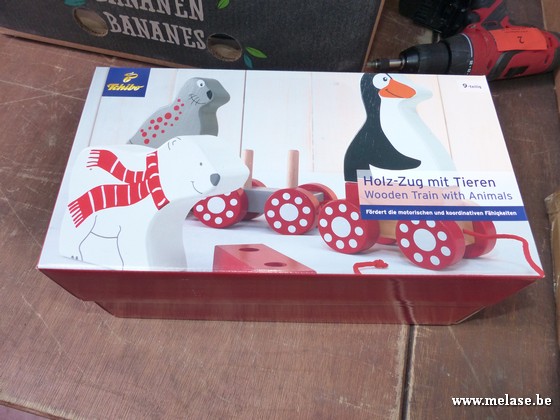 Dierentrein "in hout"