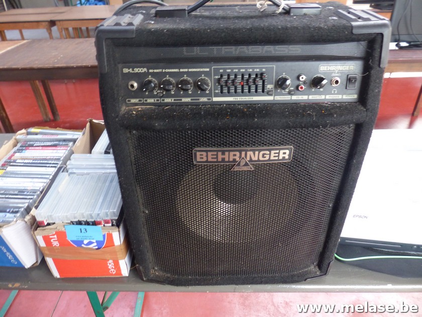 Versterker "Vetrabass Behringer"