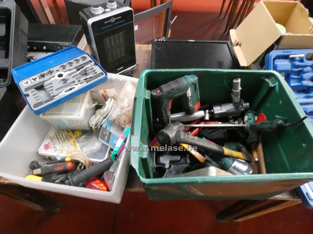 2 bakken div. werkgereedschap