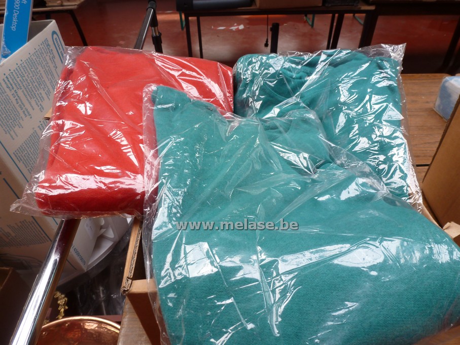 Sweaters "groen en rood"