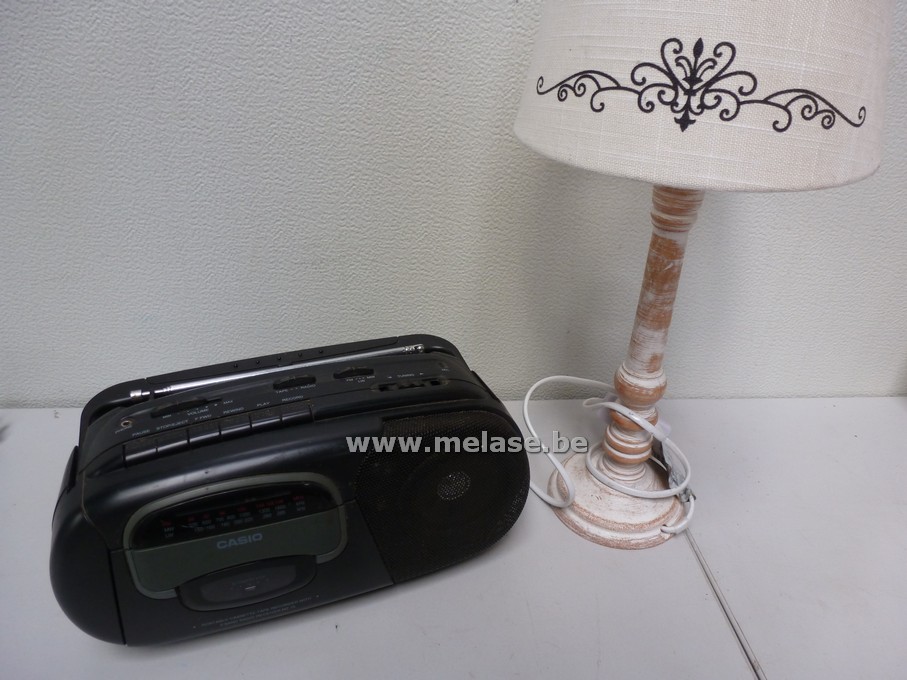 Schemerlamp + draagbare radio