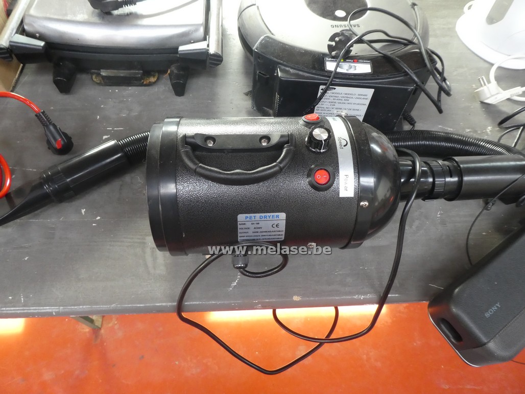 Pet dryer