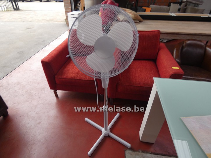 Ventilator op voet 