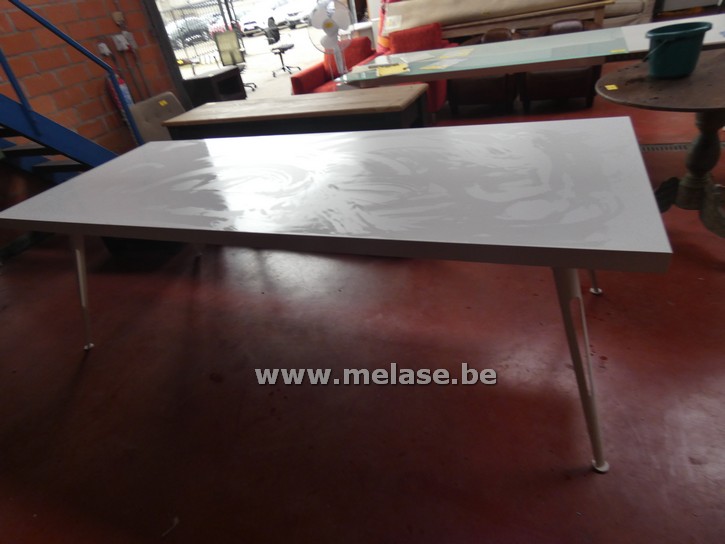 Bureeltafel "wit metalen poten - houten blad"