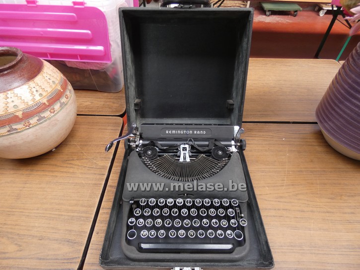 Antieke typemachine "Remington Rand"