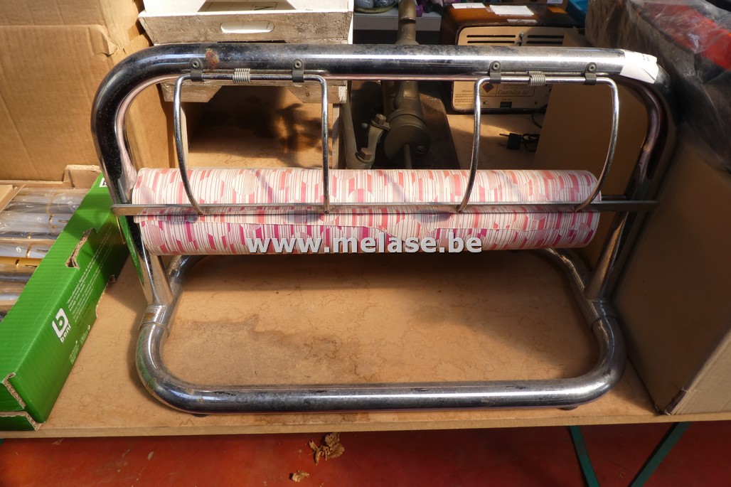 Geschenkpapierhouder