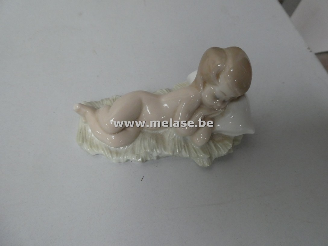 Spaans porseleinen beeldje "Slapen kindje - LLadro"