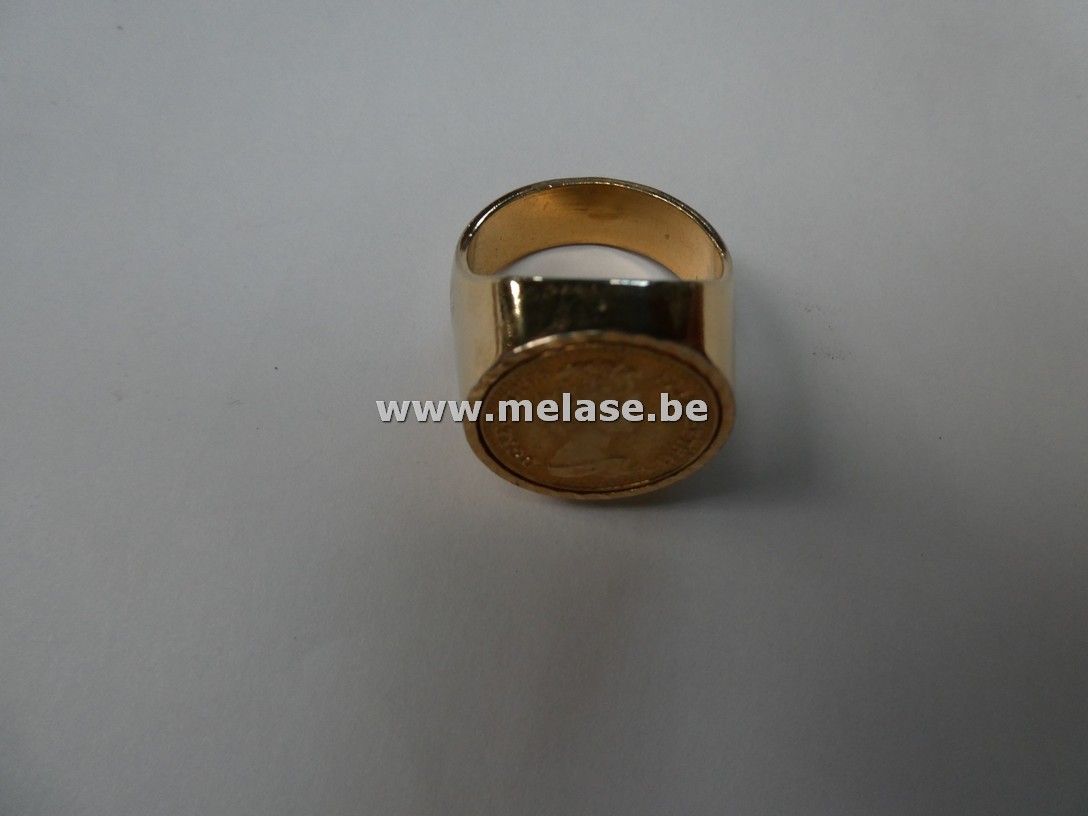 Gouden ring met "verzamelmunt Elizabeth II"