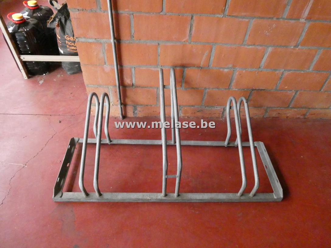 Fietsenrek "voor 3 fietsen"