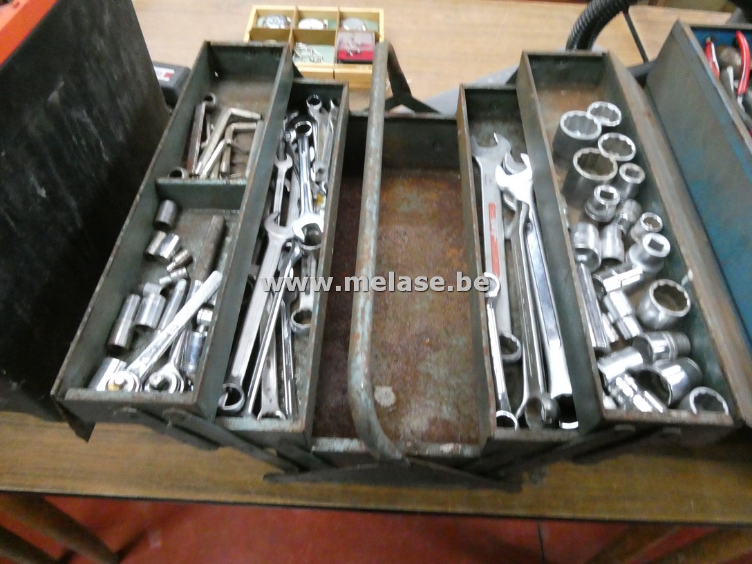 Metalen en PVC gereedschapskoffers