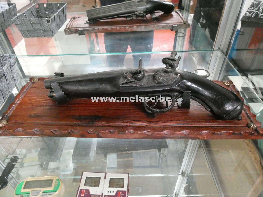 Antiek vuursteenpistool of een replica in 18e-eeuwse stijl