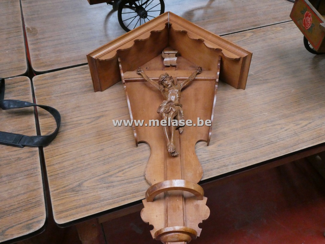 Houten kruisbeeld