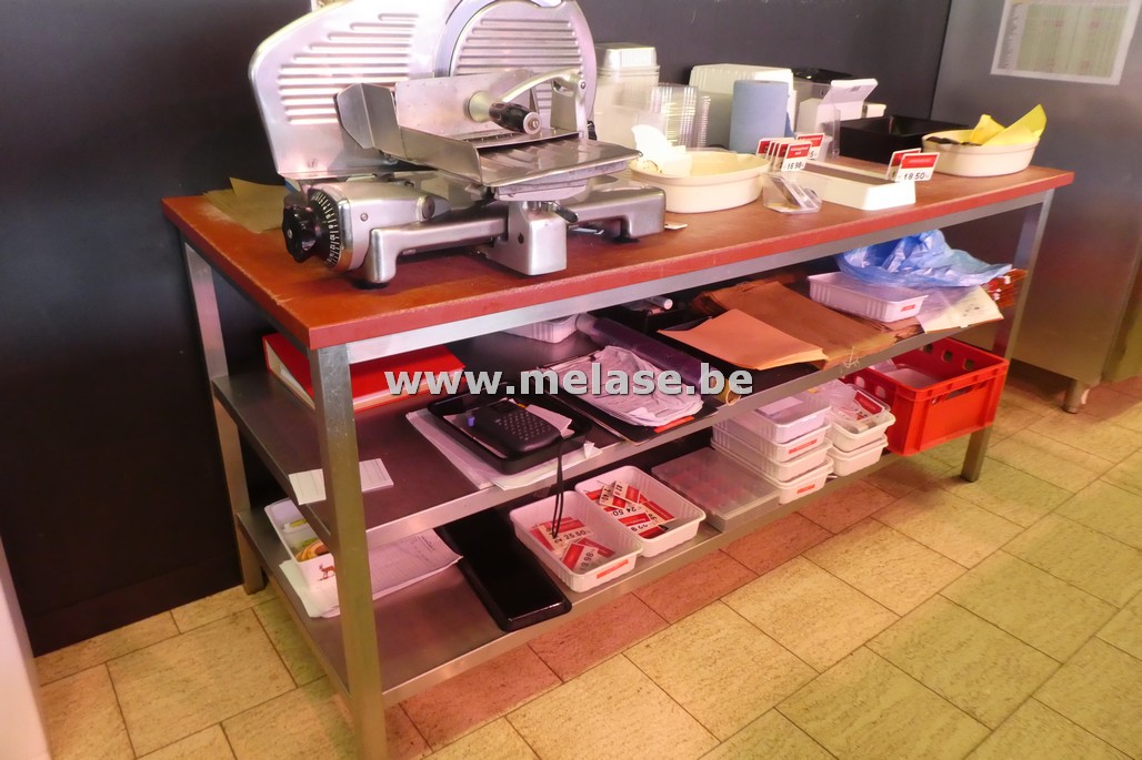 Inox werktafel  met rood blad