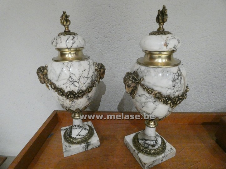 Cassolettes van geaderd marmer