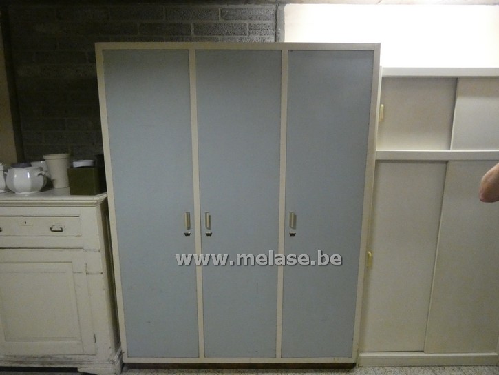 Wandkast "lichtblauw"