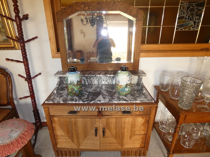 Dressoirkast "met marmeren blad"