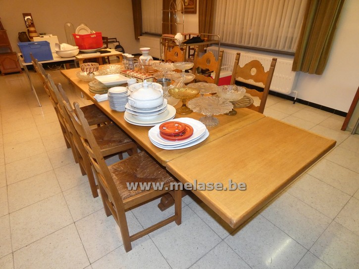 Houten tafel + 6 stoelen