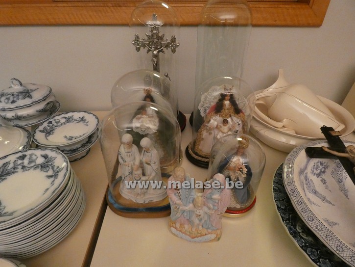 Heiligenbeelden "onder stolp"