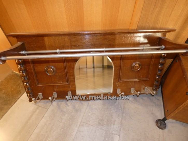 Antieke wandkapstok met spiegel