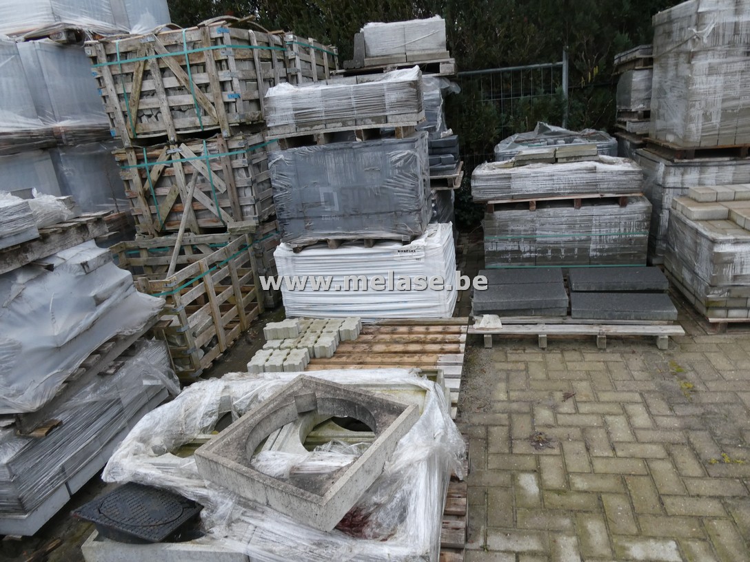 Partij klinkers en tegels