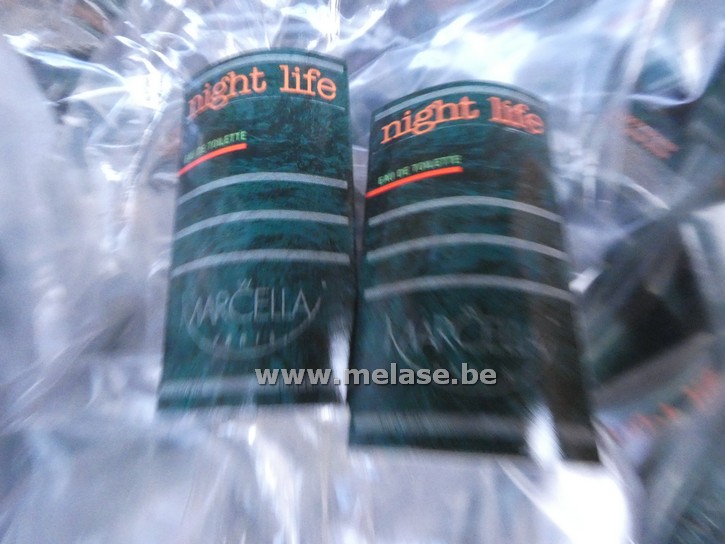 Grote zak staaltjes "eau de toilette Night Life"