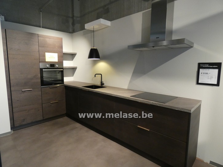 Toonzaalkeuken "Veda Dark Oak"
