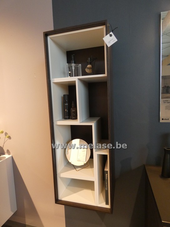 Decoratie "badkamermeubel lot 23"
