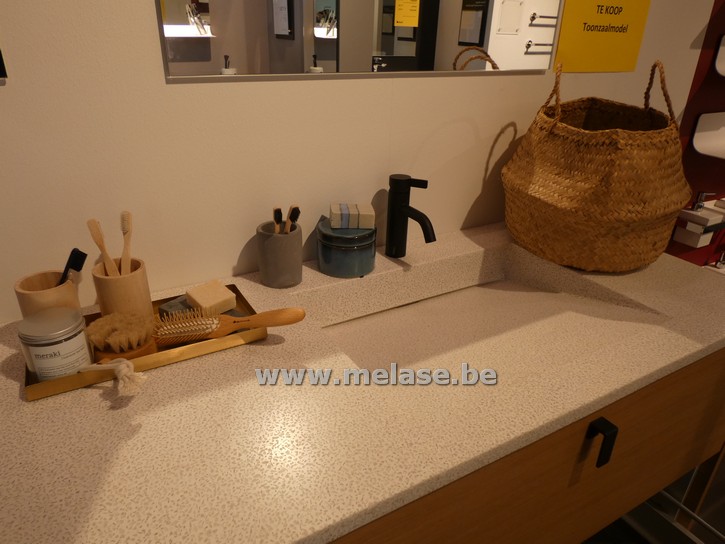 Decoratie "badkamermeubel lot 27"