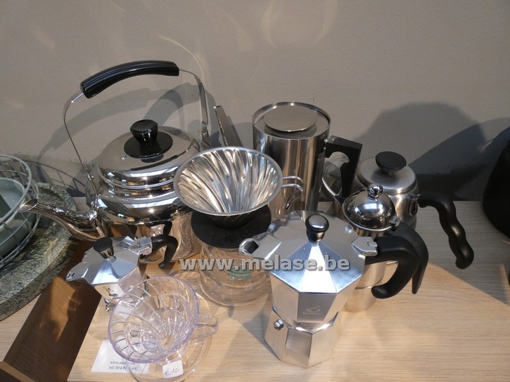 Diverse koffie- en theepotten